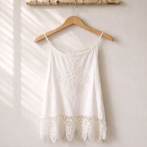 Bongo White Crochet Trim Embroidered Boho Camisole Size L